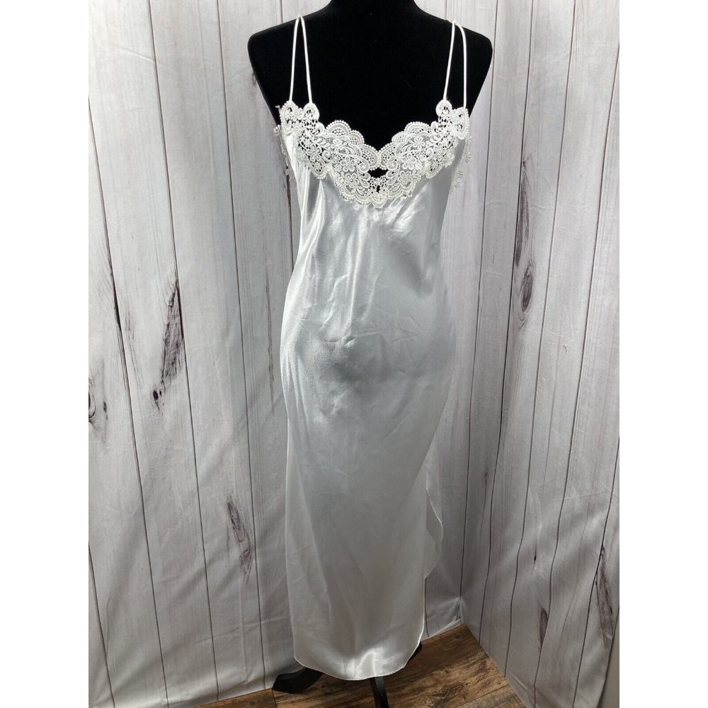 Vintage Jessica Lynn Collection Long Ivory Satin Nighty w Lace Sz Small